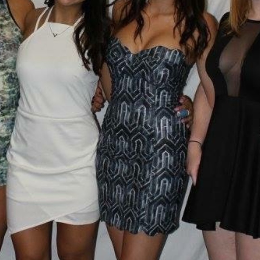 Patterned Strapless Dress - image 6